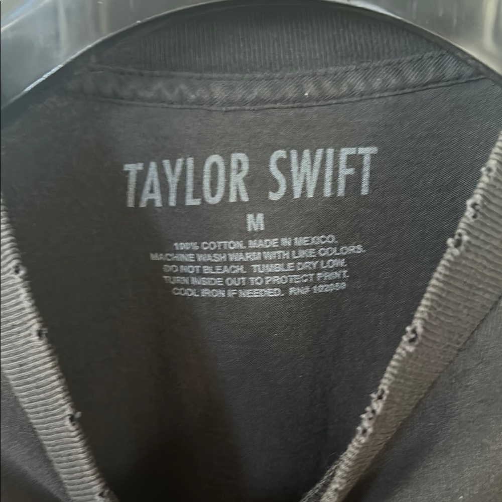 Taylor Swift Tee - Picture 3 of 7